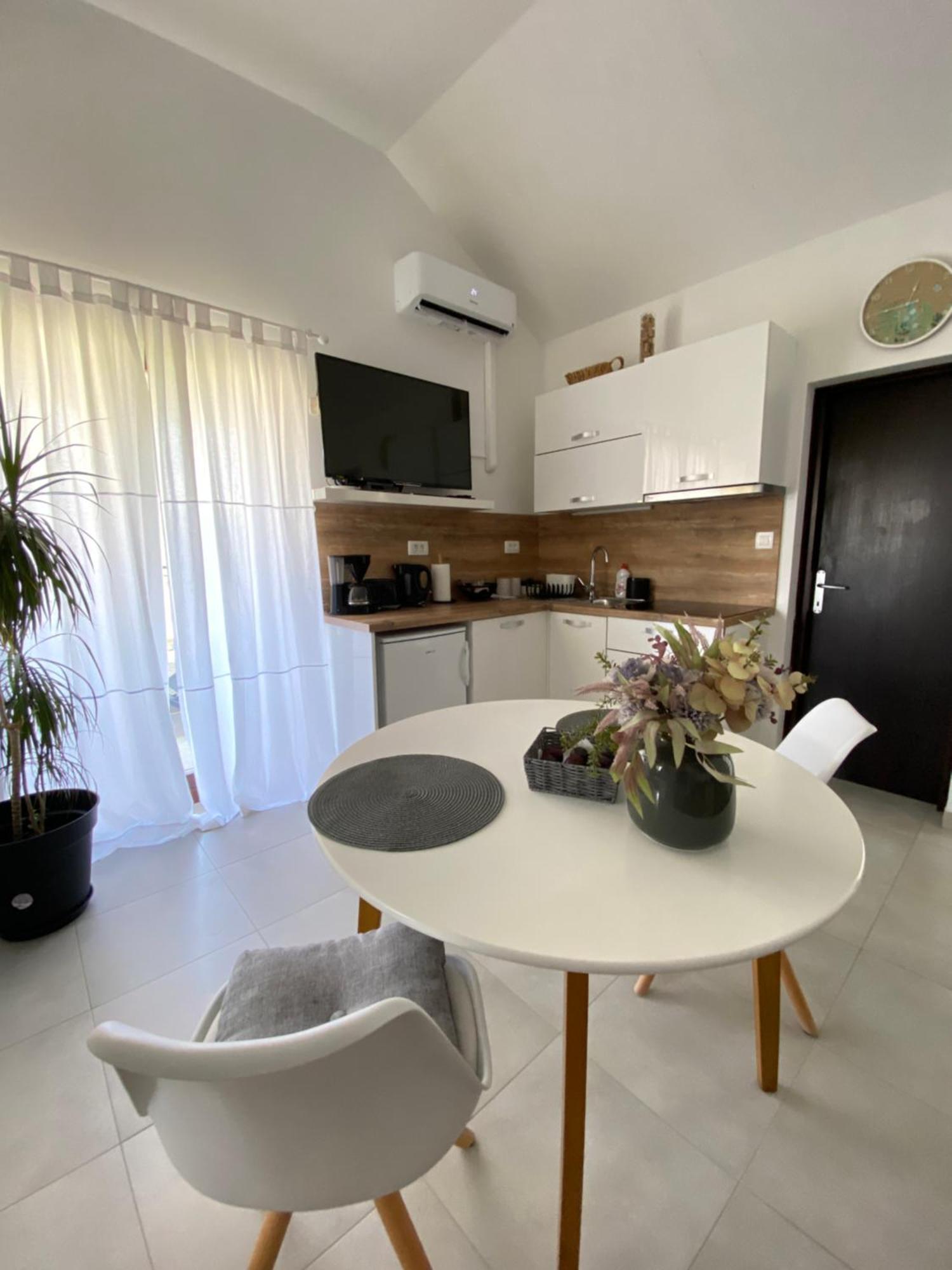 Apartments Flora 1 Banjol Dış mekan fotoğraf